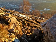 61 Scelgo di scendere dalla variante esposta al tramonto, anche se impegnativa